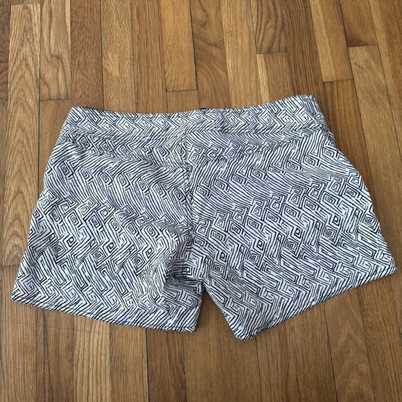 Volcom Urban Tribe Boardshort Boardie Stretch White Black Size 14 - Picture 4 of 4